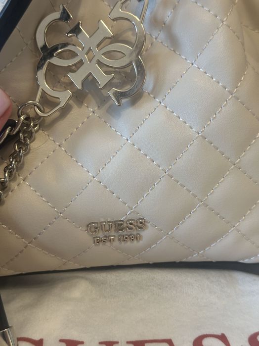 Дамска Чанта Guess