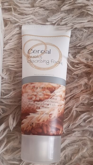 Корейская пенка для умывания.