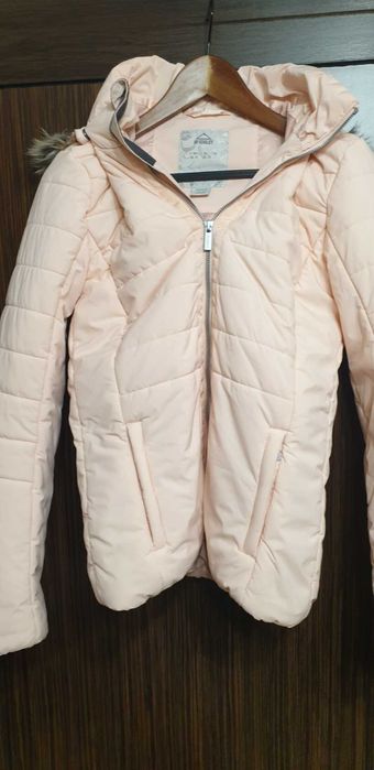 Продавам дамско зимно яке Mc Kinley