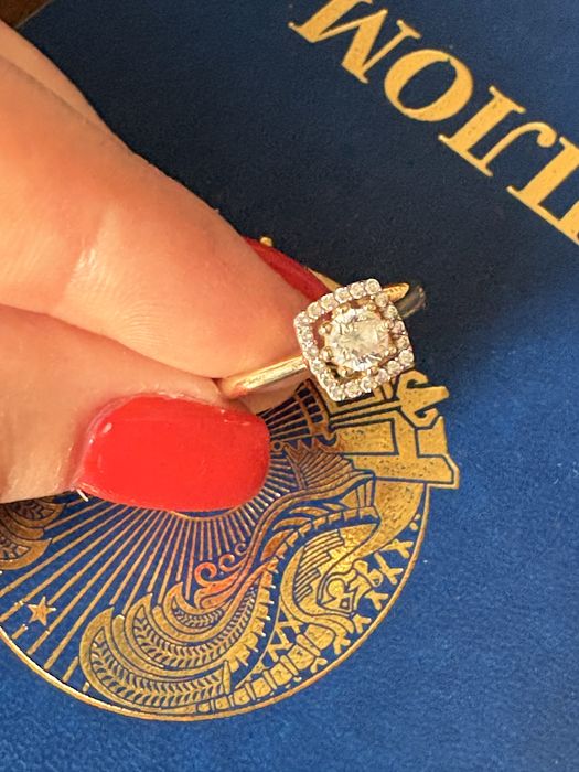 Продам золотое кольцо , серьги