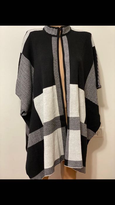 Pelerine tricotate , Poncho