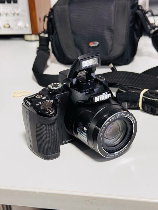 Aparat foto NIKON Coolpix P500 - ca nou - accesorizat + geantă
