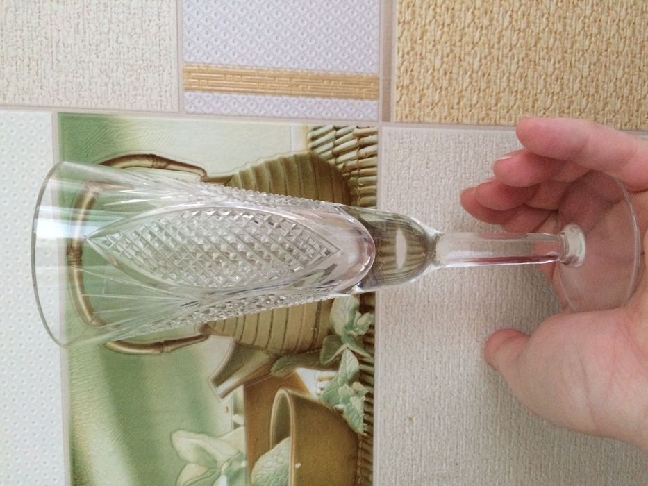 Хрустальные фужеры советские 4 штуки в отличном состоянии.