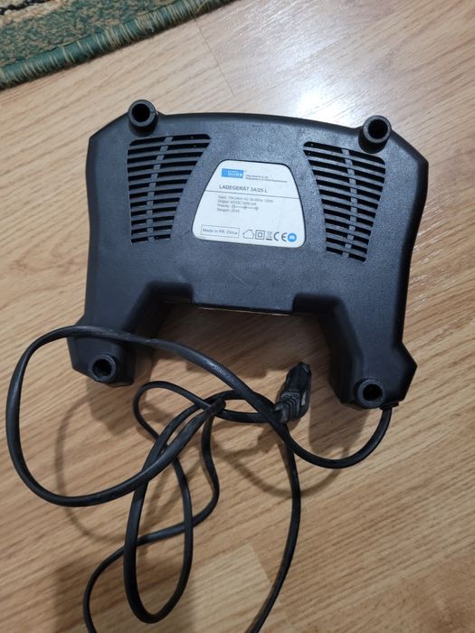 Incarcator  ladegerat 3a 25l de 30 v