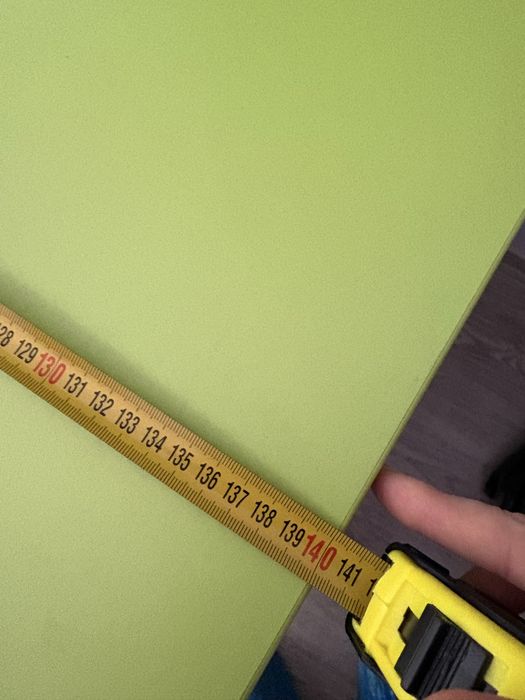 Birou cu etajere incluse