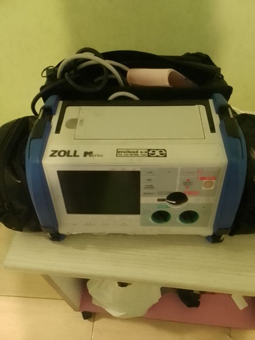Vând defibrilator zoll seria m cu monitor