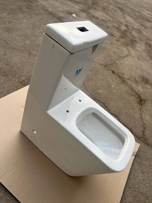 Унитаз Rose в хорошем состоянии