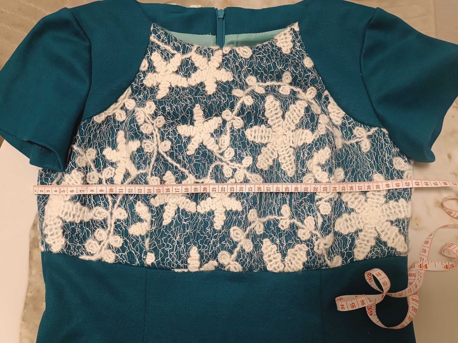 Costum verde de dama