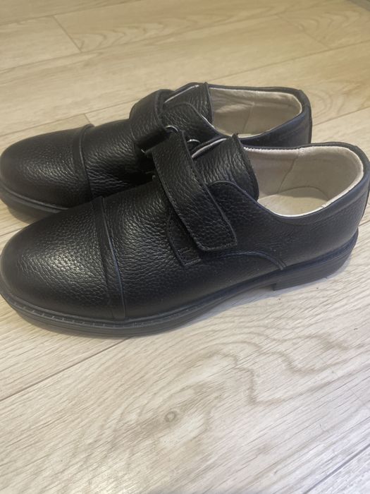 Продам детские туфли