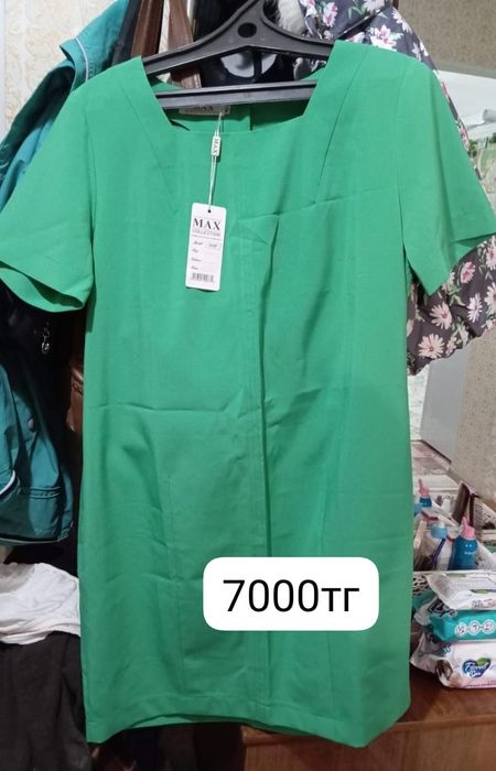 Продам Платья новые !