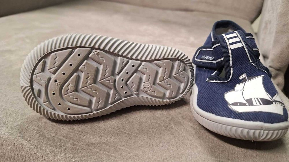 Детски пантофи 20 номер със залепване