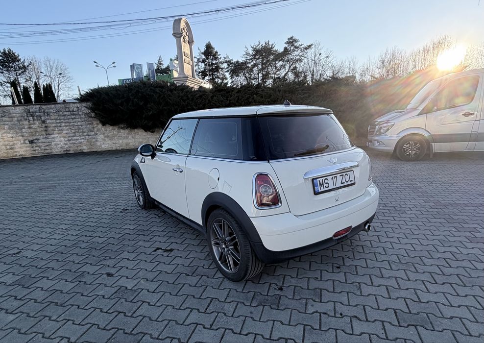 Mini  One 1.6 diesel,panoramic, incalzire scaune,start/stop 109 cai!