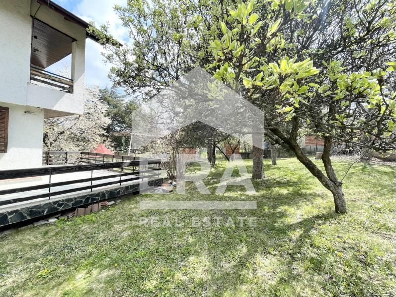 Продава се Къща в София, Симеоново - 1610 кв.м за 528 €/кв.м - Снимка #1