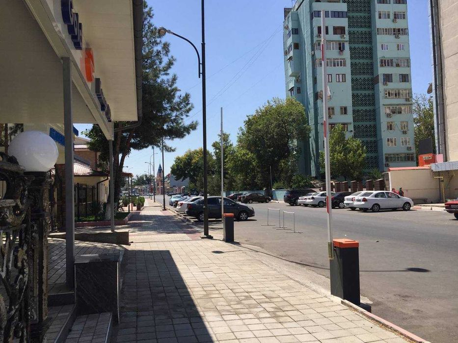 srochna uy sotiladi Narxoz inst oldida