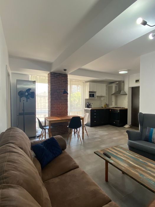 Apartament de închiriat semidecomandat cu 2 camere 54 mp