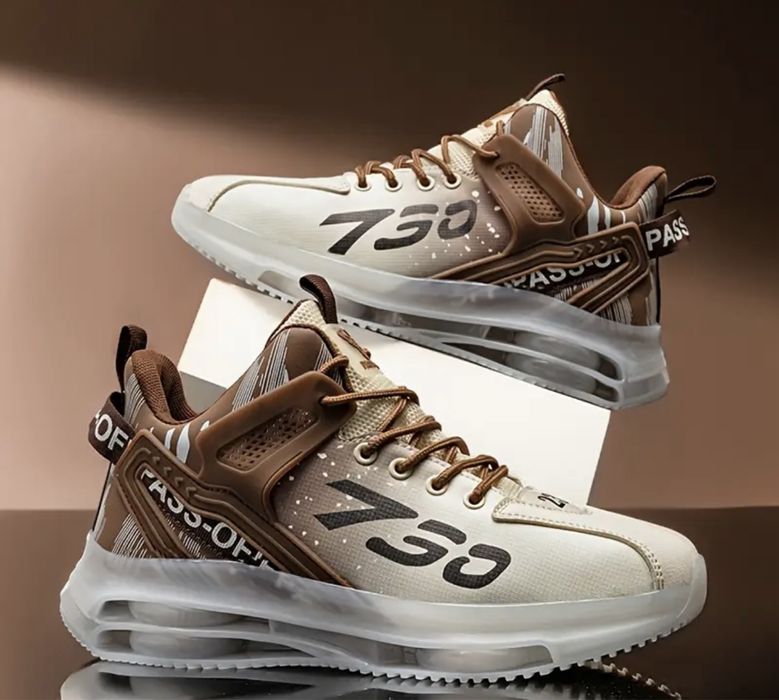 Кроссовкий универсальные