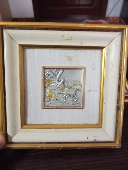 Tablouri cu foita de aur și argint