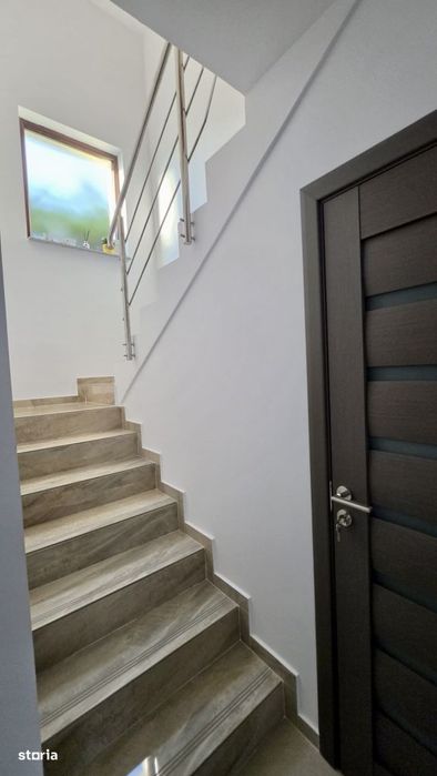 Casa tip duplex de vanzare — zona Capitol, Pitesti
