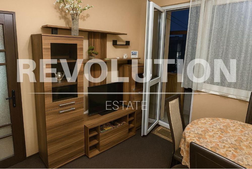 Дава се под наем Тристаен апартамент в Варна, Център - 80 кв.м за 498.27 € - Снимка #3