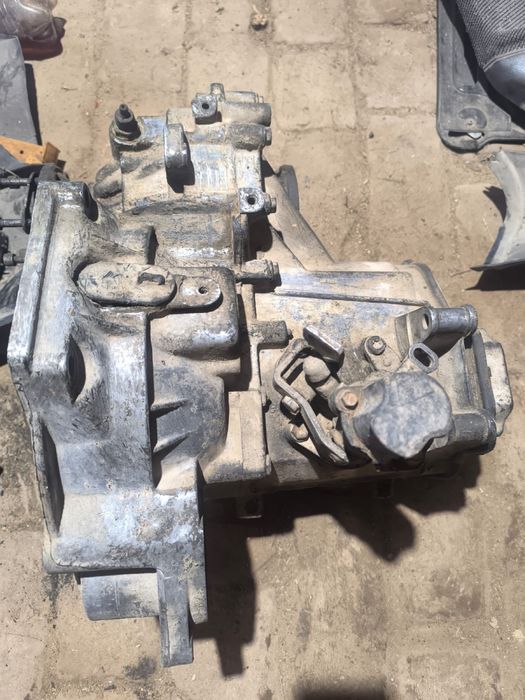 Коробка передач Volkswagen passat B3 1.8 mono