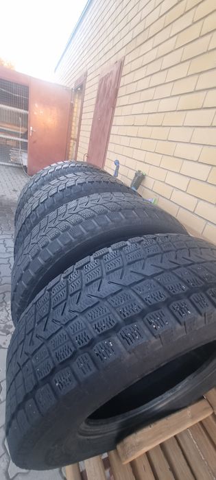Зимняя резина 265/65/17