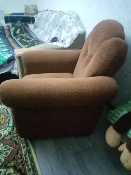 Продам два  кресла