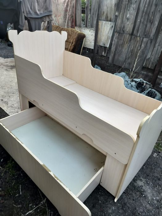 Продам детскую кровать