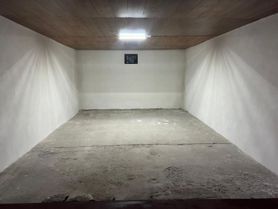 Inchiriez garaj strada Avram Iancu