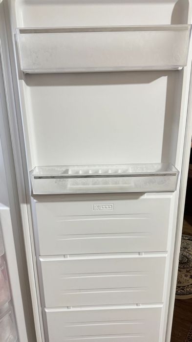 Морозильник SNOWCAP FR NF 307 W 307 л белый