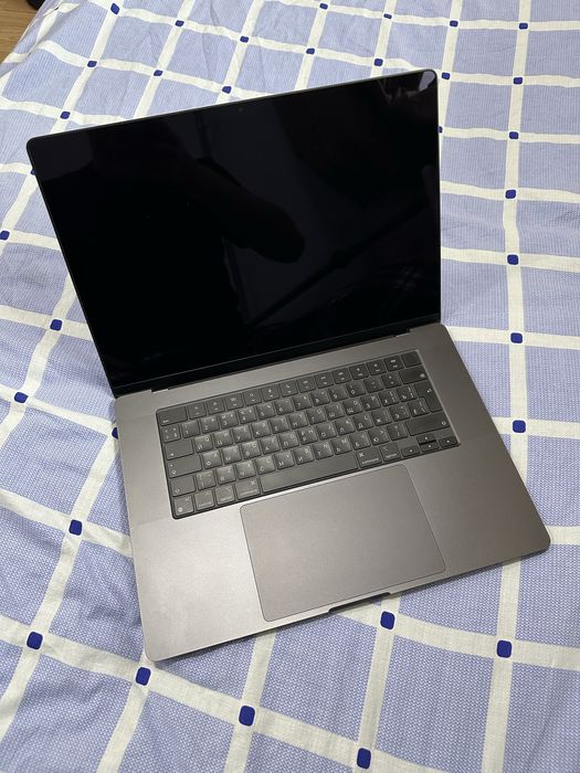 MacBook Pro 16″ (M3 Pro)