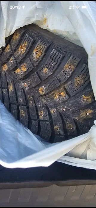 Резина зимняя Мишлен X-ice North 4 размер 215/55/17.