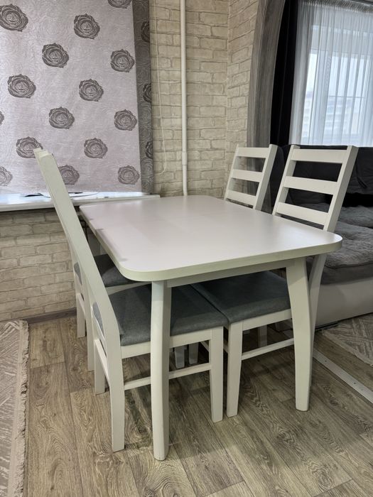 Продам стол со стульями