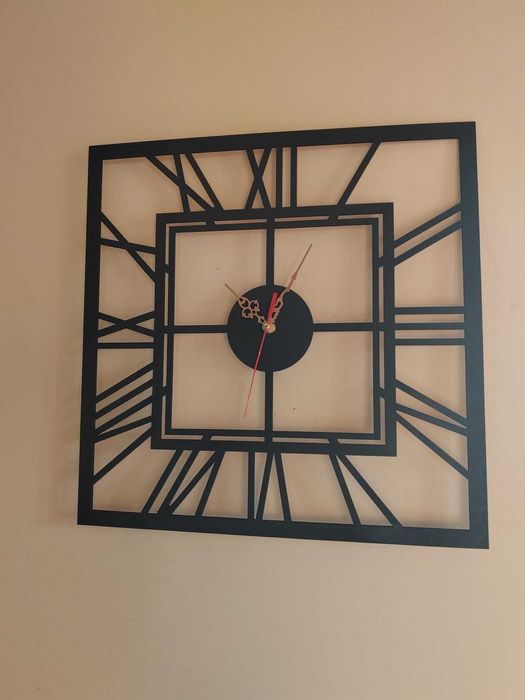 Ceas decorativ din lemn