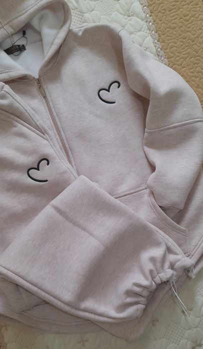 Спортивный костюм с начесом тёплый.