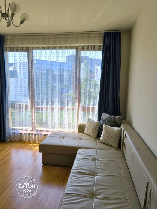 Дава се под наем Двустаен апартамент в Варна, м-т Траката - 55 кв.м за 511 € - Снимка #1