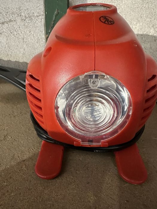 Компресор за помпане на гуми BLACK&DECKER ASI200