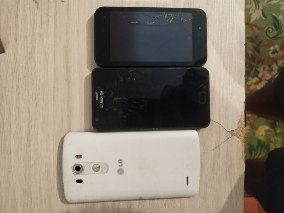 Продам телефоны на запчасти