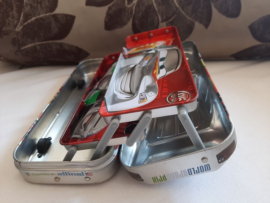 Метална кутия на Маккуин