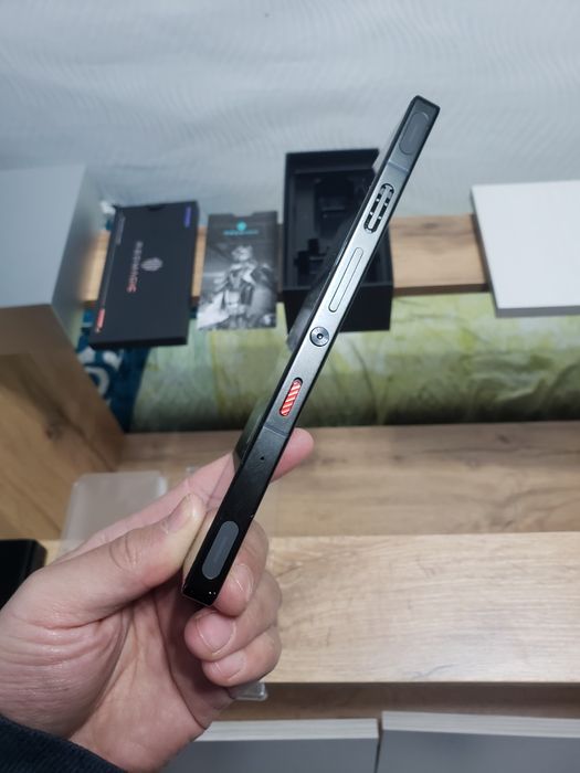 Nubia Red Magic 9 Pro  16ГБ/512ГБ