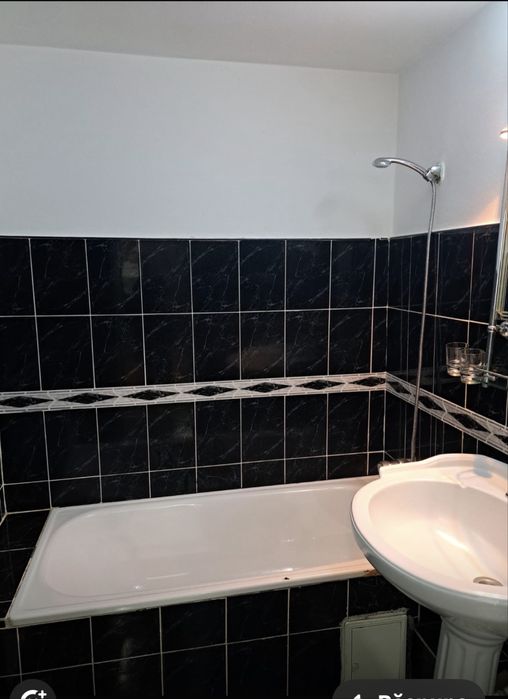 Apartament de inchiriat 300€/luna