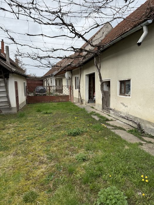 Vand casa in localitatea Vistea de Jos !