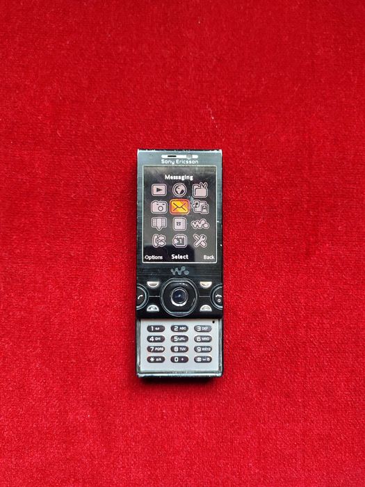 Sony Ericsson w995 (REZERVAT)