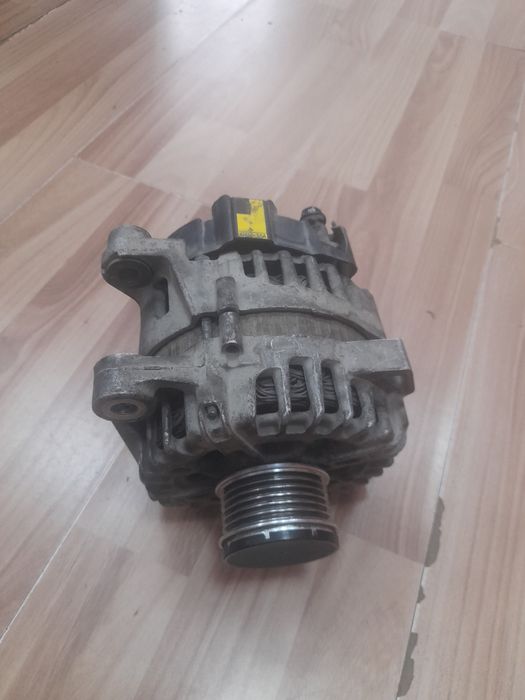 Продам генератор на киа саренто 2,4  2014г.в.