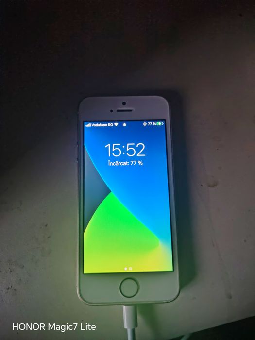 iPhone se 1  2016