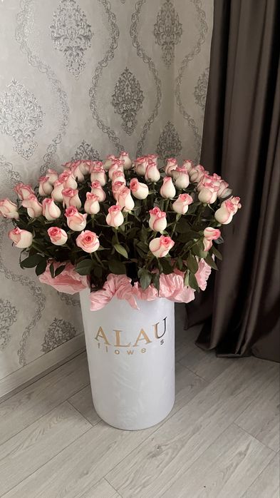 Цветы 61 роза свежей