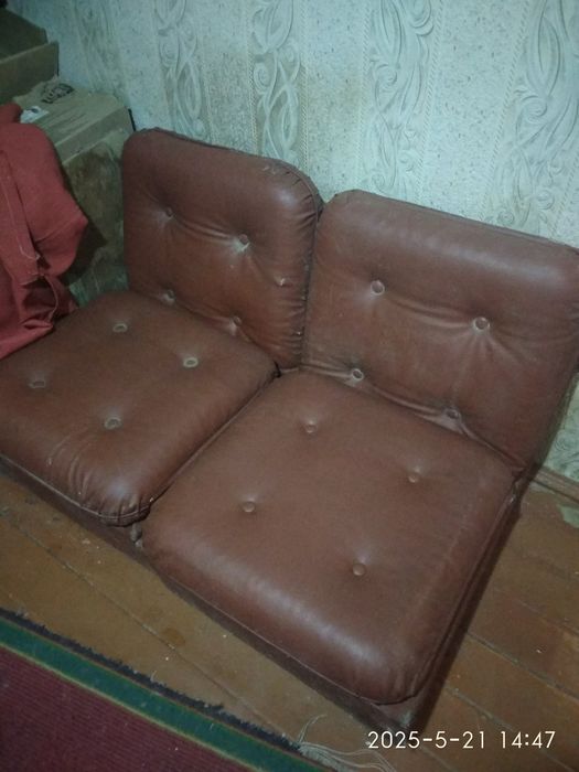 Продам кожаные кресла