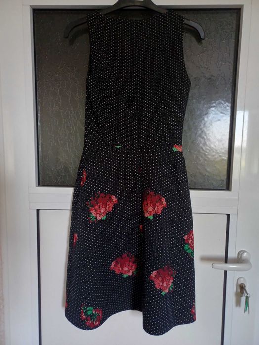 Луксозна дамска рокля от Дафне