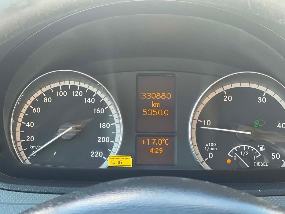 Mercedes Vito 111
