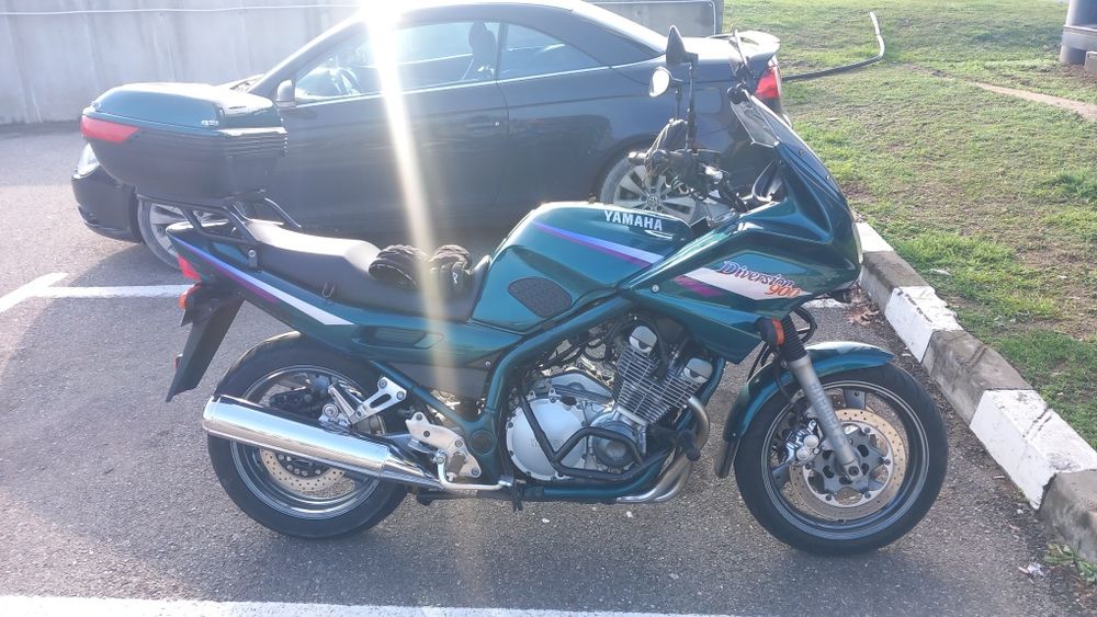 Motocicleta yamaha xj 900