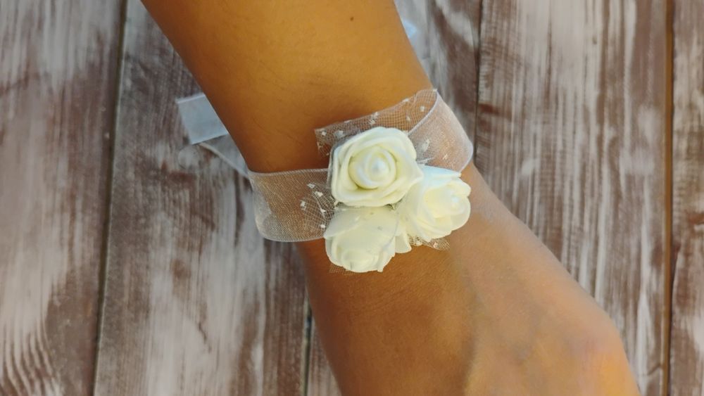 Бутониери и булчински гривни